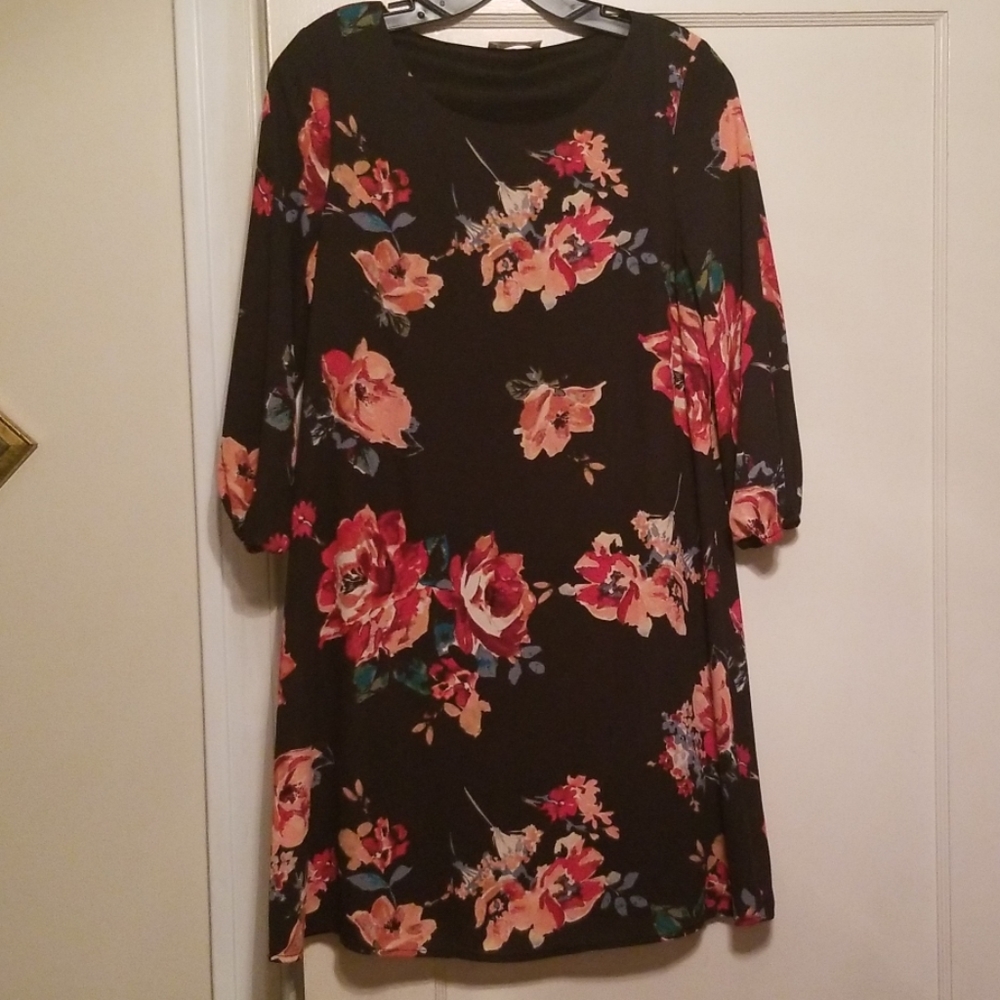 Everly Floral Print Shift Dress